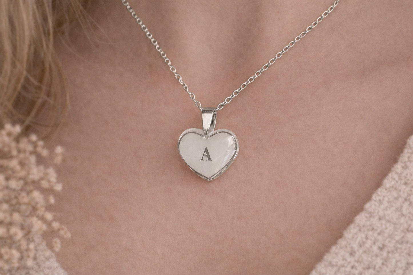 Colgante Corazón de Pelo Personalizado – Recuerdo Emocional Único