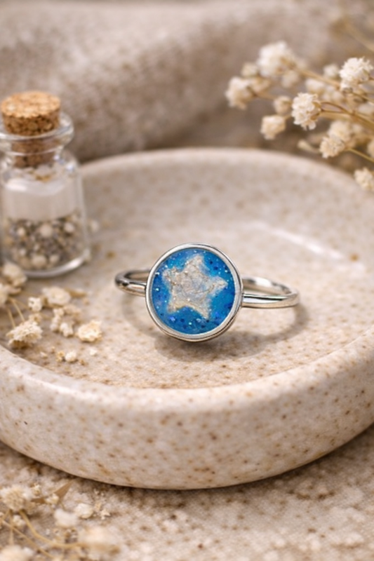 Anillo estrella con cenizas que brilla en la oscuridad
