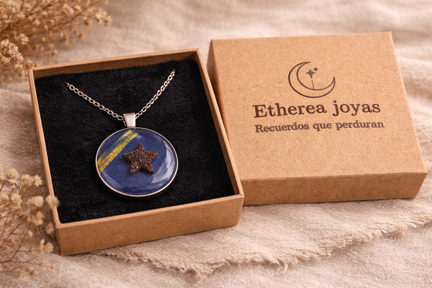 Colgante redondo personalizado con textil y estrella — Joya emocional
