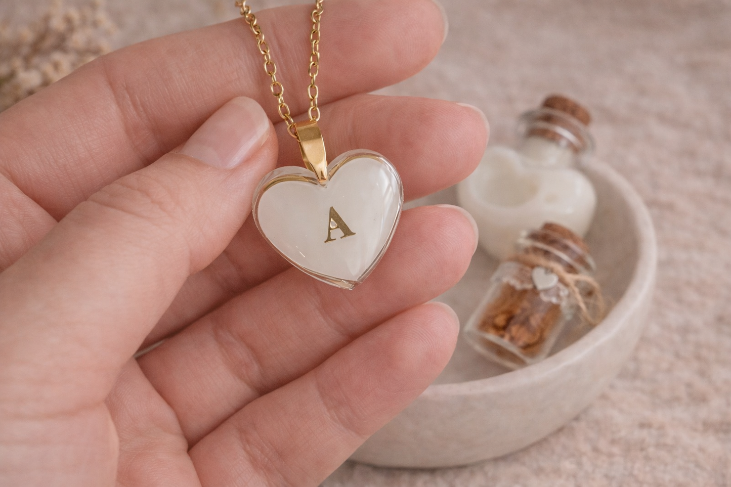 Colgante Corazón de Pelo Personalizado – Recuerdo Emocional Único
