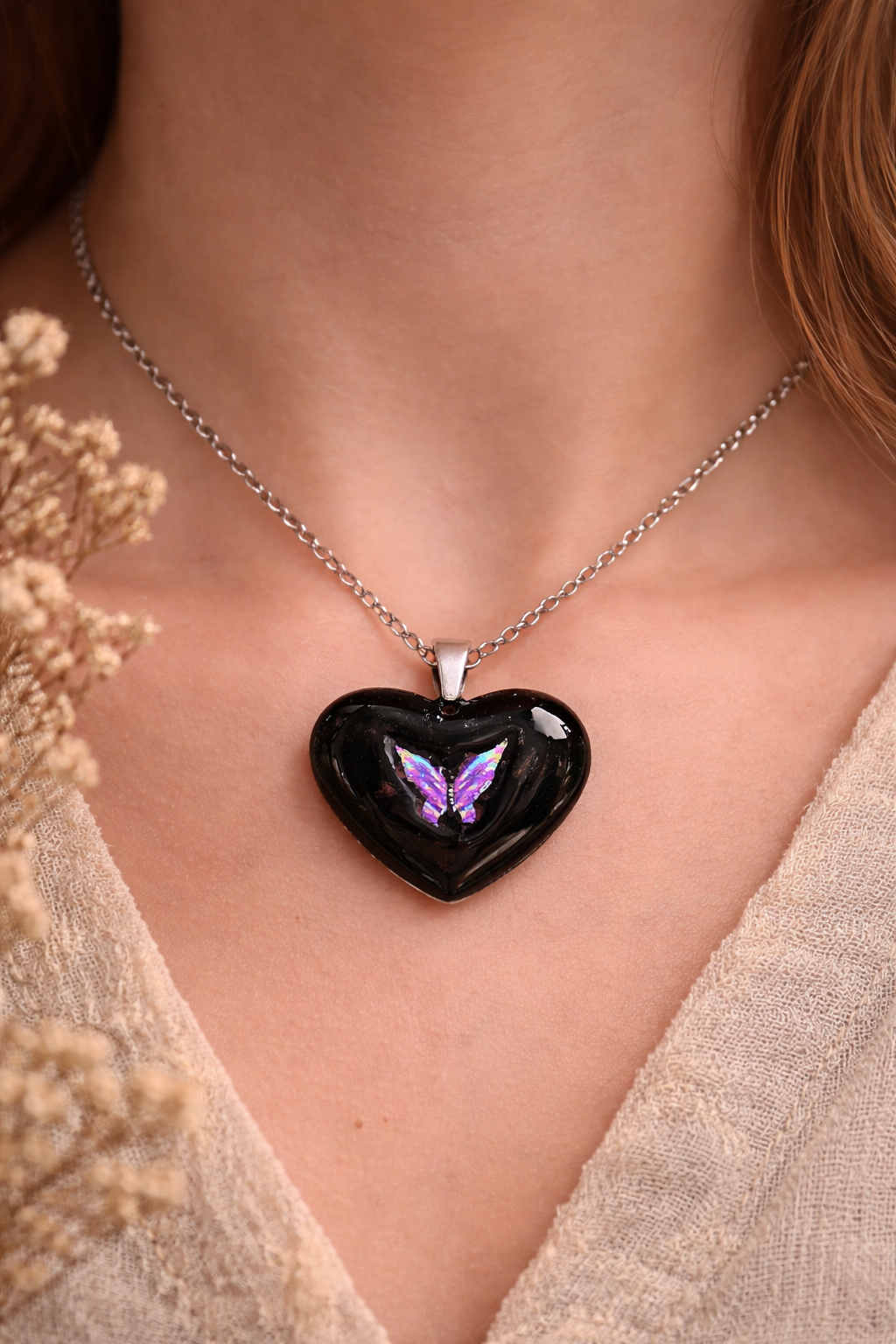 Colgante corazón personalizado con textil y mariposa emocional